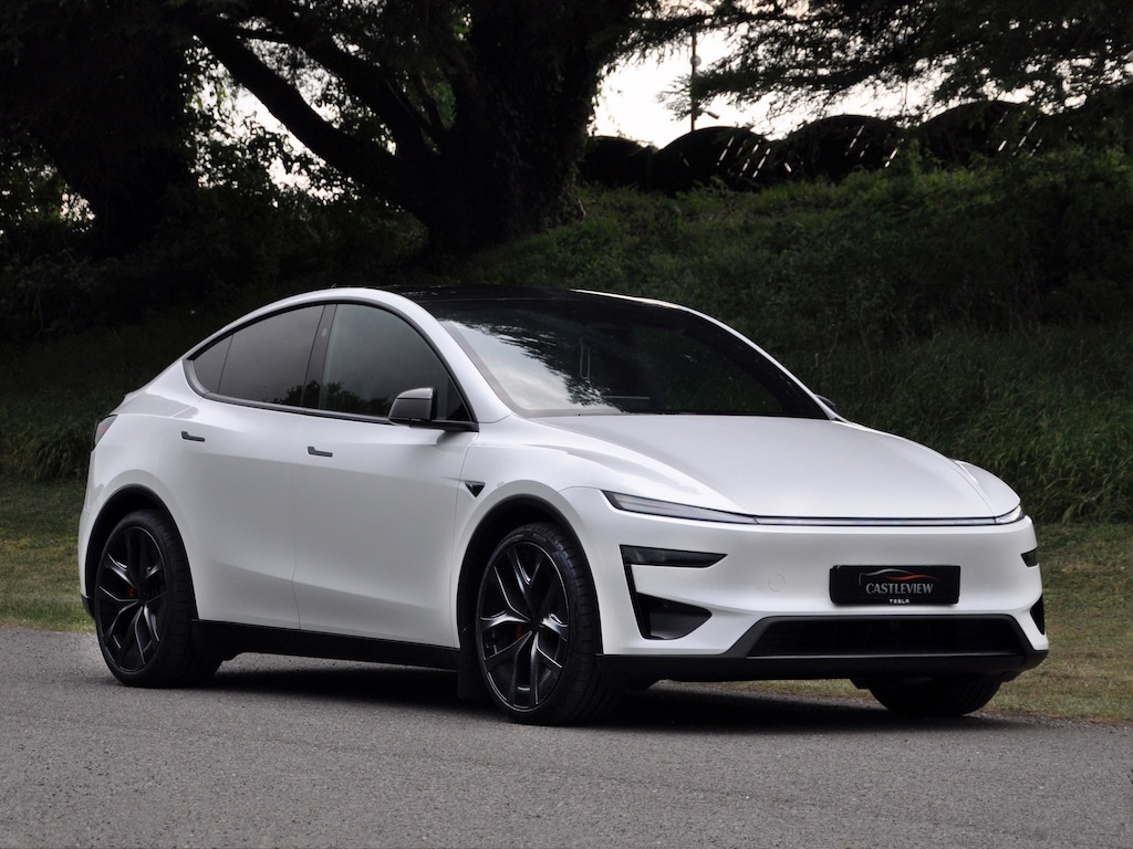 Tesla Model Y 0.0 Model Y Performance Awd Suv White
