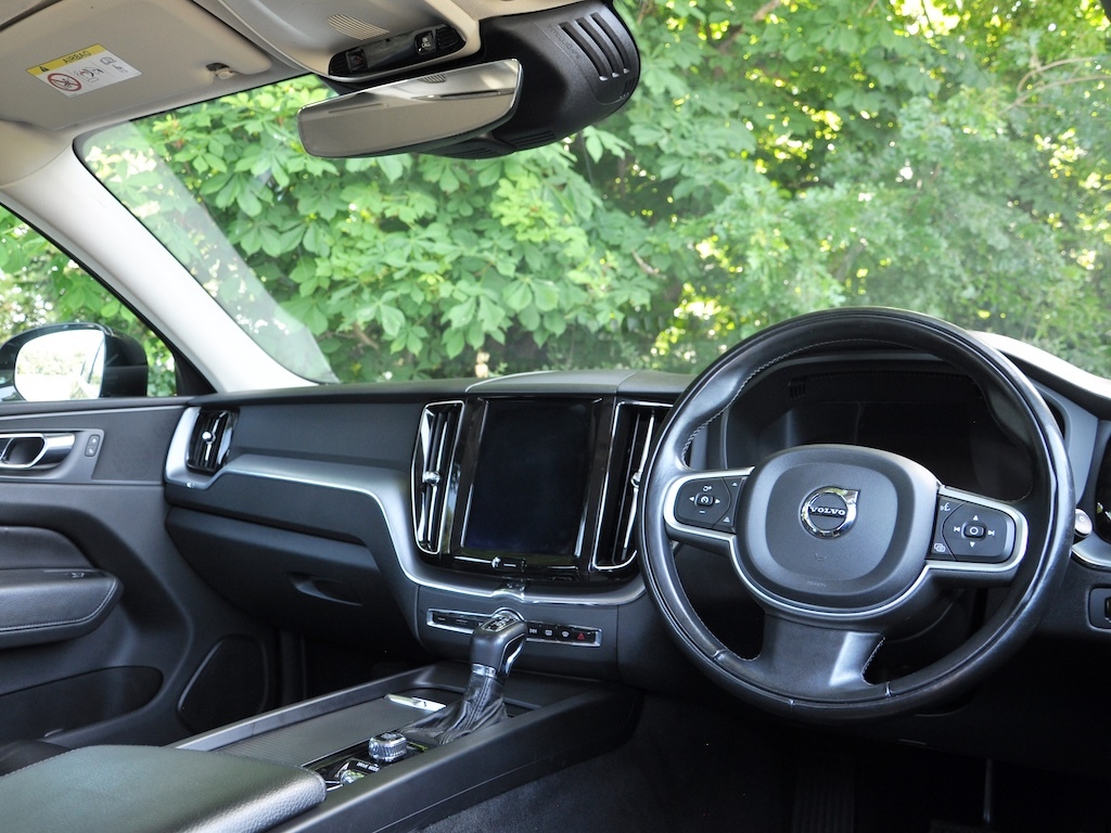Volvo XC60 2.0 Xc60 Momentum D4 Awd Suv AE68FWP Black #2