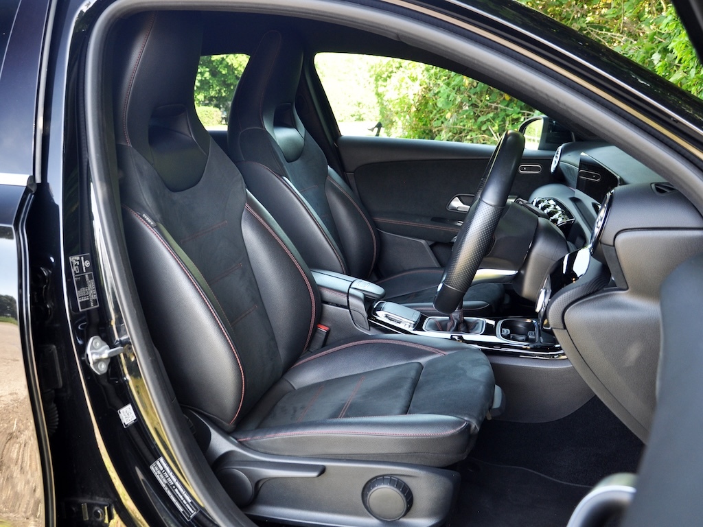 Mercedes-Benz A Class 1.3 A 200 Amg Line Premium Hatchback LS69DTF Black #3