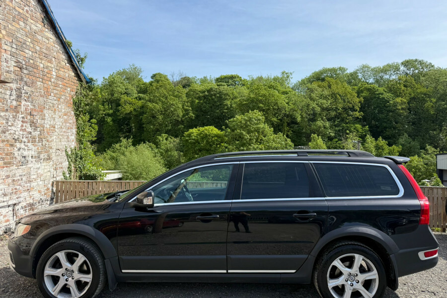 Volvo XC70 Estate Silver #8