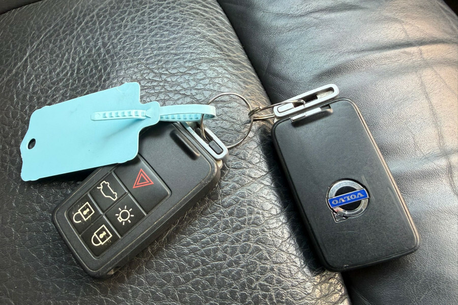 Volvo XC70 Estate Silver #12