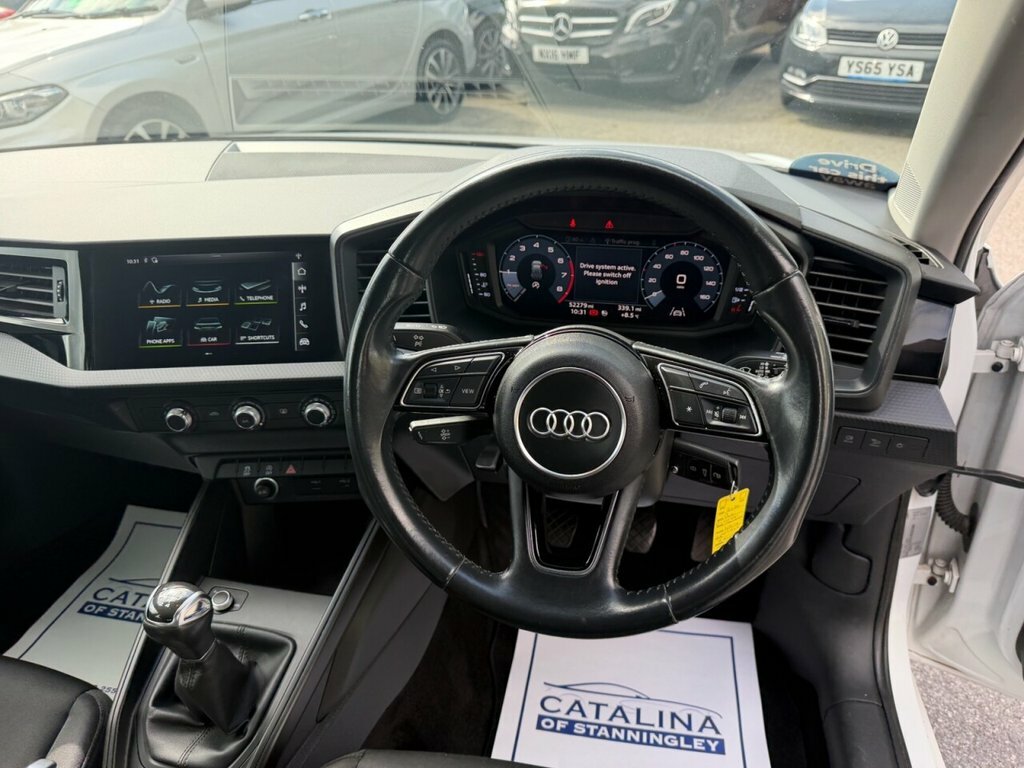 Audi A1 1L Technik LB69UZS White #4