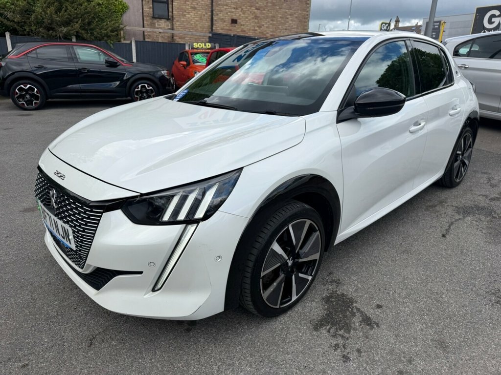 Peugeot e-208 Hatchback BF71NJN White #5