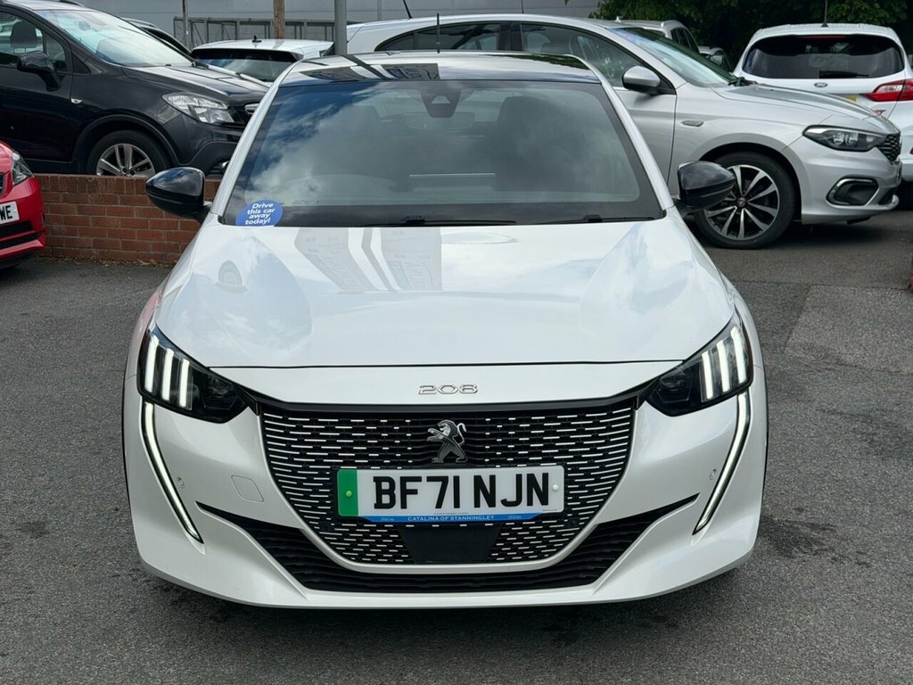 Peugeot e-208 Hatchback BF71NJN White #2