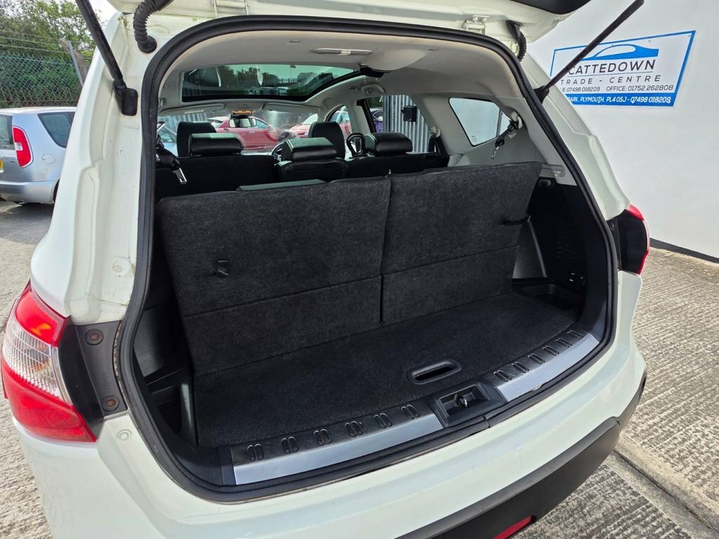 Nissan Qashqai+2 1.5L 360 White #6