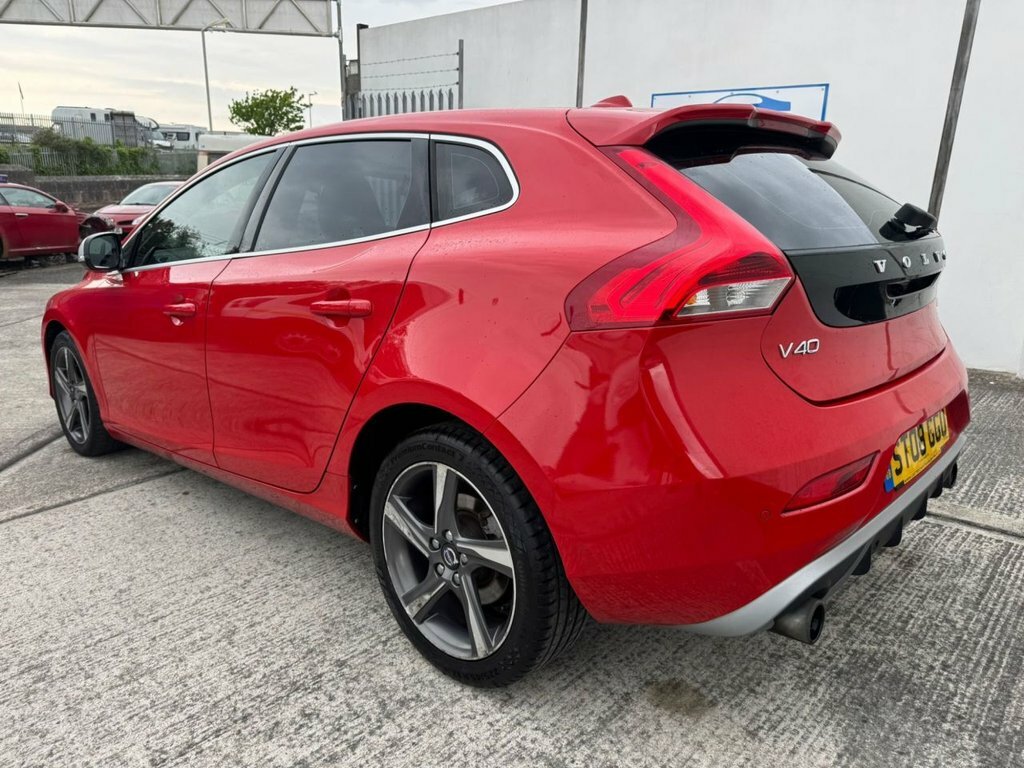 Volvo V40 2L R-design Nav ST08GGO Red #3