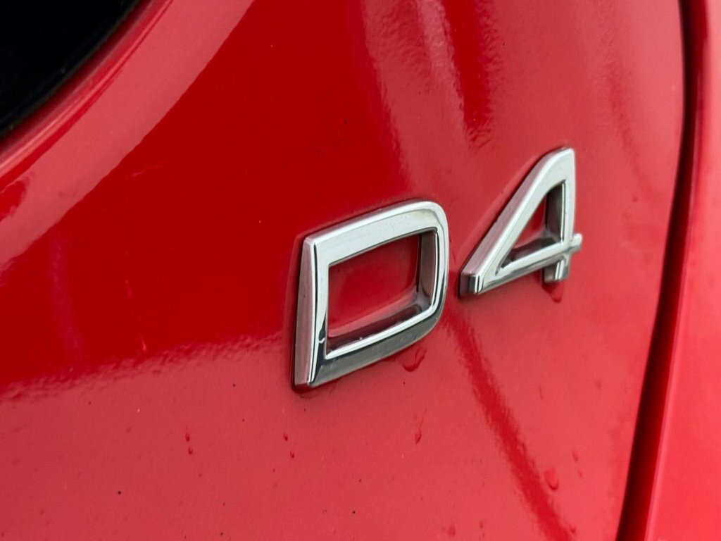 Volvo V40 2L R-design Nav ST08GGO Red #5