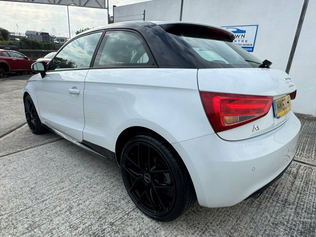Audi A1 1.6L Contrast Edition Plus MM63OHT White #3
