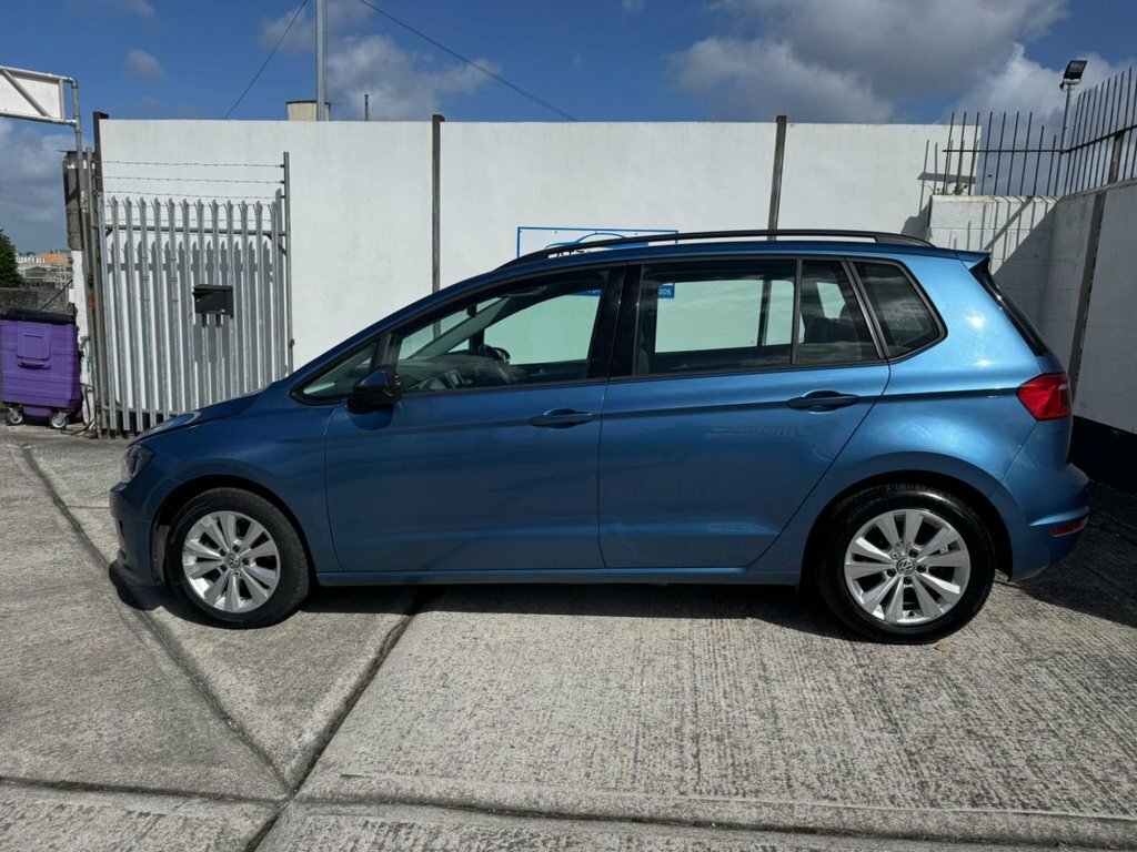 Volkswagen Golf SV 1.6L Se VN65YFD Blue #2
