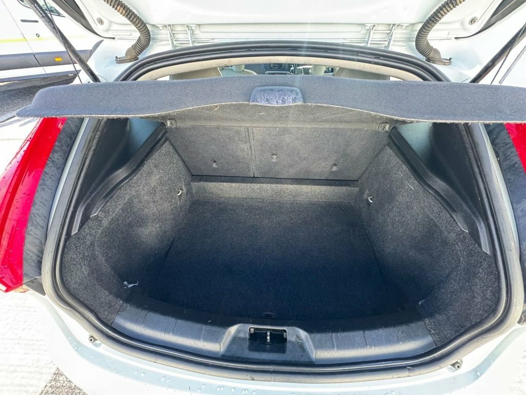 Volvo V40 1.6L Se Lux WF62GLK Blue #4