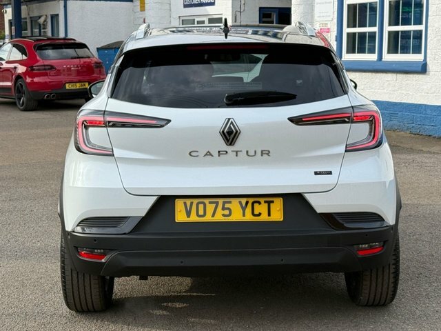 Renault Captur E-tech Techno Suv White #5