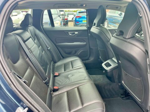 Volvo V60 2.0 T5 Inscription Blue #2