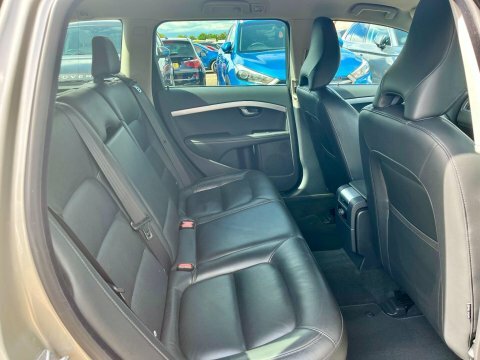 Volvo V70 2.0 D3 Se Gold #2