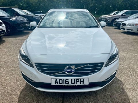 Volvo V60 2.0 D4 Se AO16UPH White #3