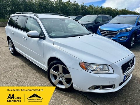 Volvo V70 2.0D R-design Se White