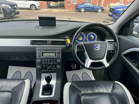 Volvo V70 2.0D R-design Se White #5