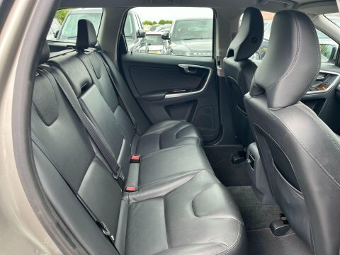 Volvo XC60 2.4 D5 Se AO63UYG Gold #2