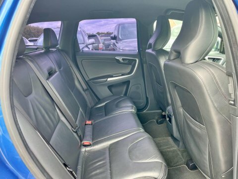 Volvo XC60 2.4 D4 R-design LT17ZRP Blue #2
