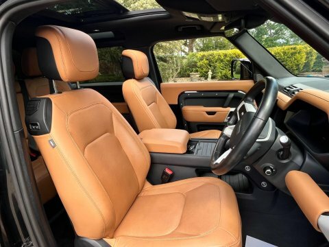 Land Rover Defender 3.0 D250 Mhev AV22ZBT Black #4