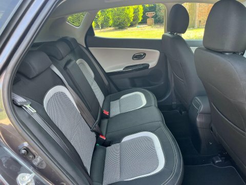 Kia Ceed Hatchback Red #2