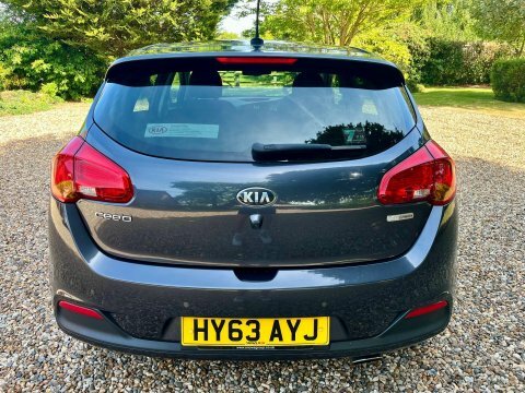 Kia Ceed Hatchback Red #12
