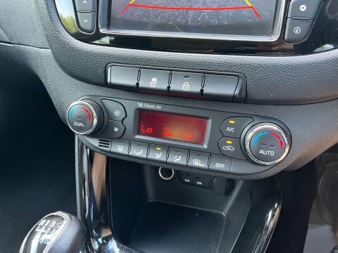 Kia Ceed Hatchback Red #23