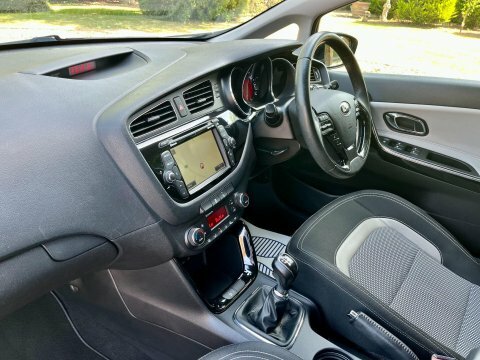 Kia Ceed Hatchback Red #21