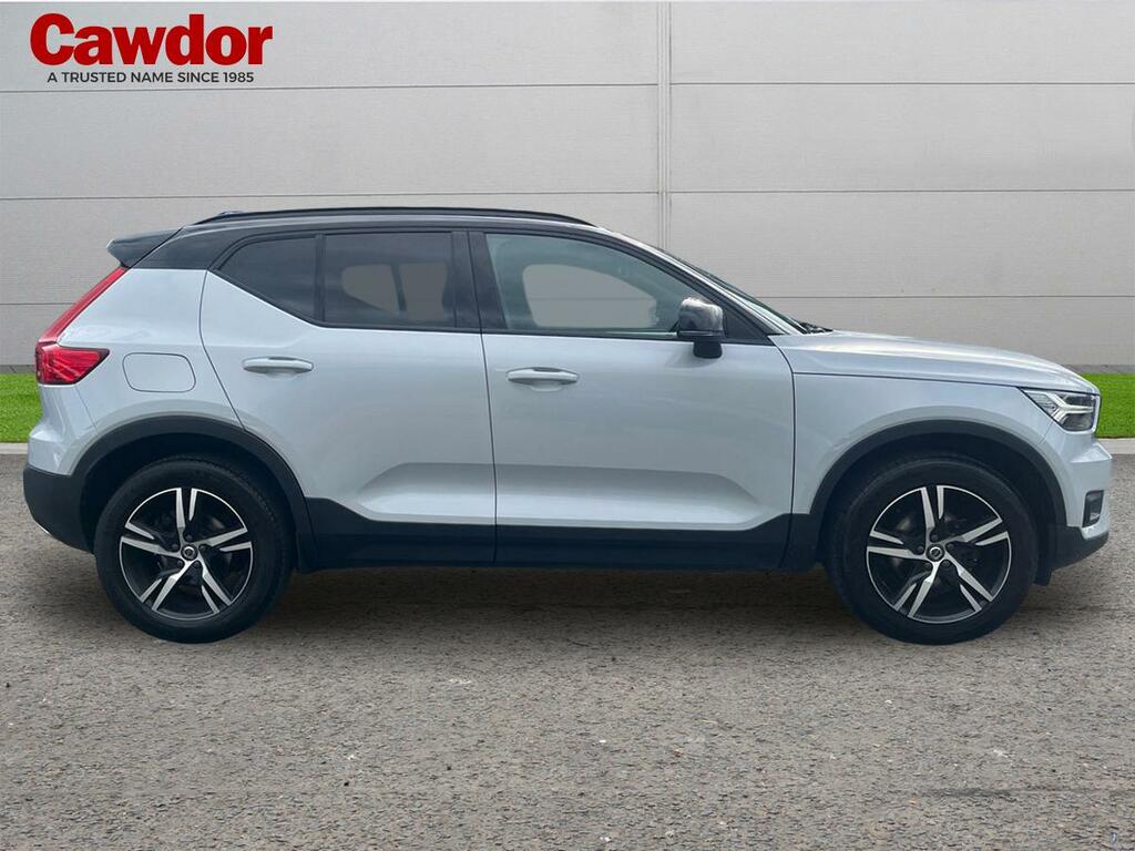 Volvo XC40 R-design D3 NA69WYM Silver #2
