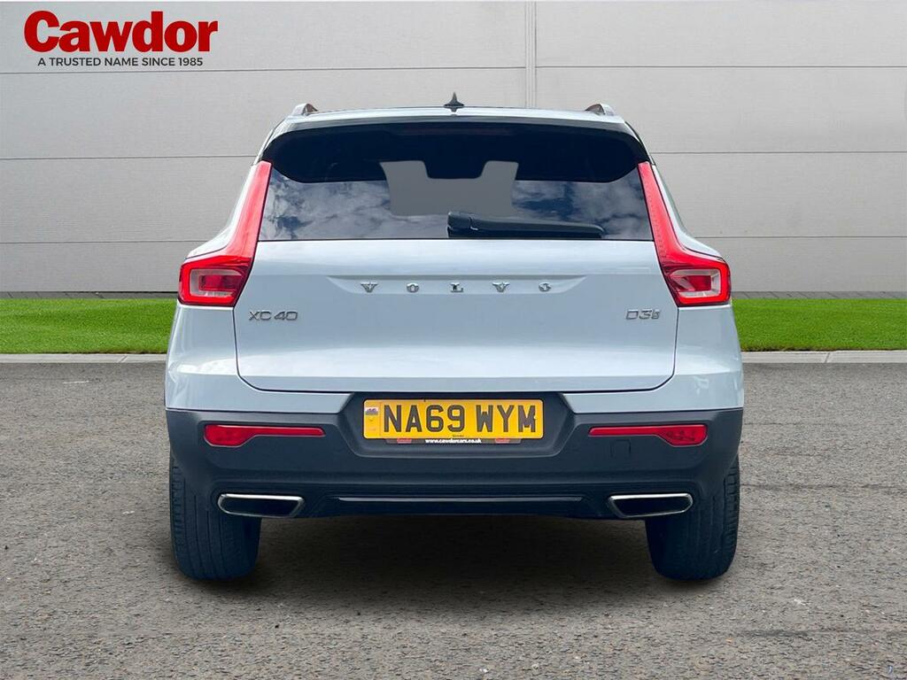 Volvo XC40 R-design D3 NA69WYM Silver #4