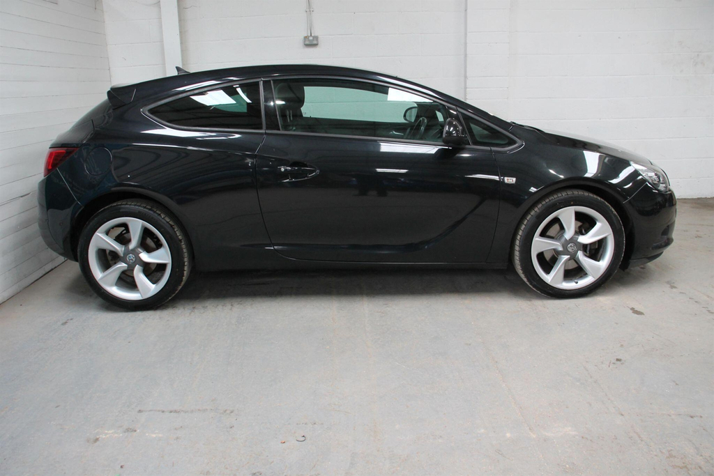 Vauxhall Astra GTC 2.0 Cdti Sport Euro 5 Ss Black #6