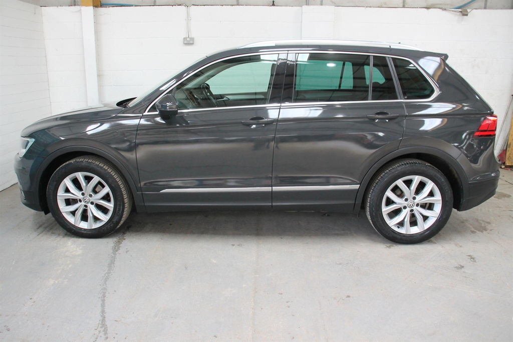 Volkswagen Tiguan 1.4 Tsi Bluemotion Tech Se Navigation Euro 6 Ss Grey #5