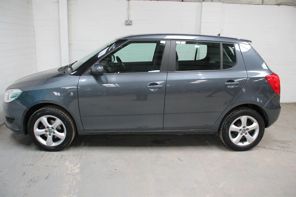 Skoda Fabia 1.2 Tsi Se Euro 5 OY60DTK Grey #4