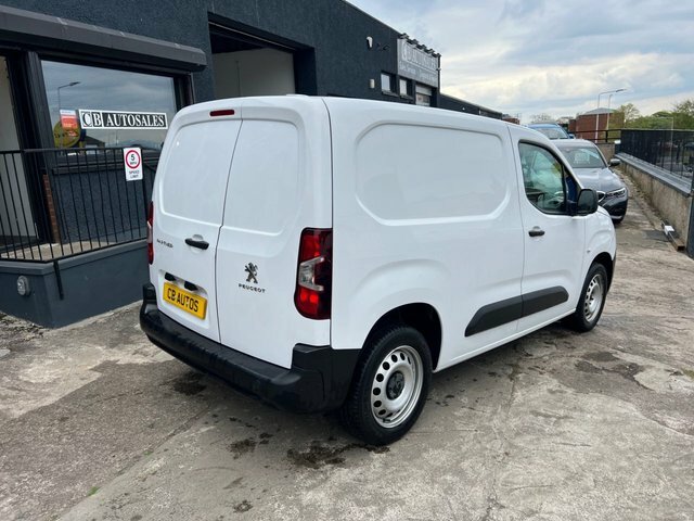 Peugeot Partner 2024 1.5 Bluehdi 1000 Professional Premium Stand MP73FXK White #4