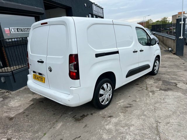 Vauxhall Combo 2021 1.5 Turbo D 2300 Sportive Panel Van Diese DN71FDA White #4