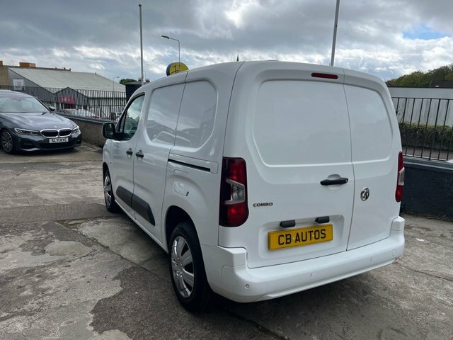 Vauxhall Combo 2021 1.5 Turbo D 2300 Sportive Panel Van Diese DT70NKF White #5