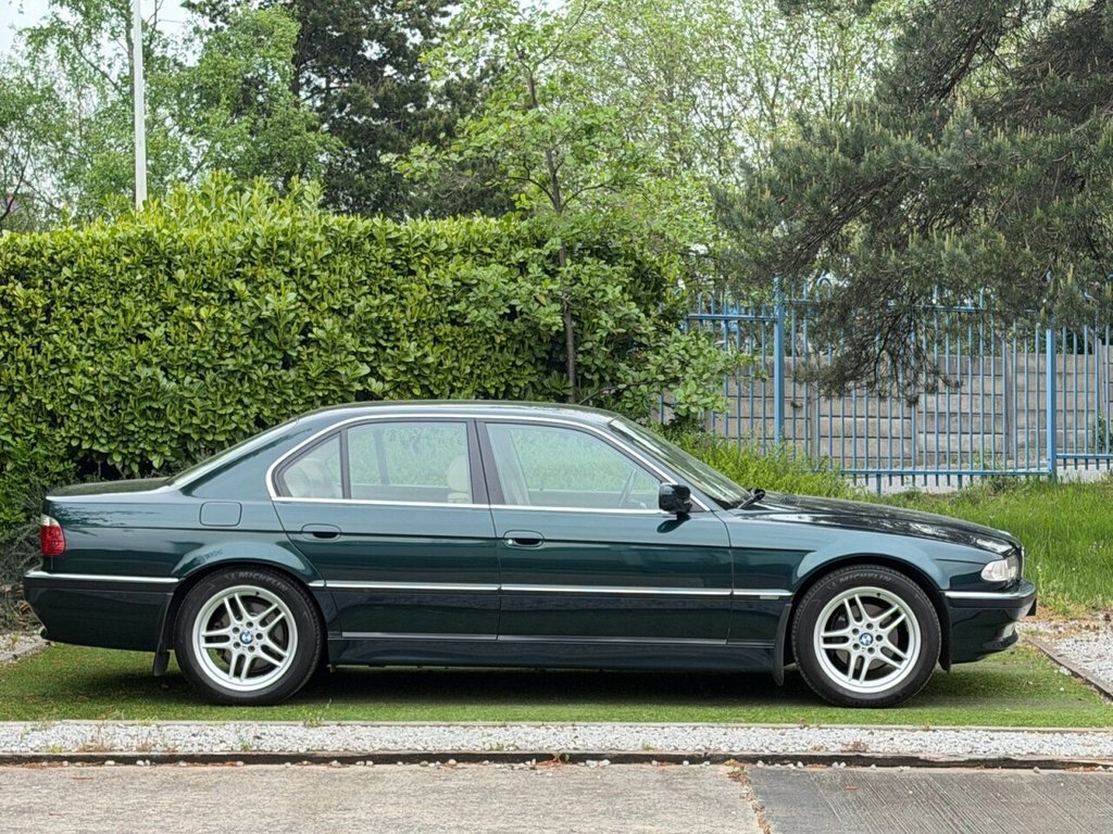 BMW 7 Series Saloon Green #2