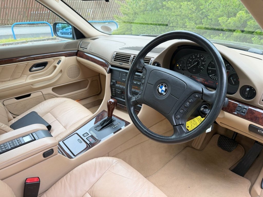 BMW 7 Series Saloon Green #3