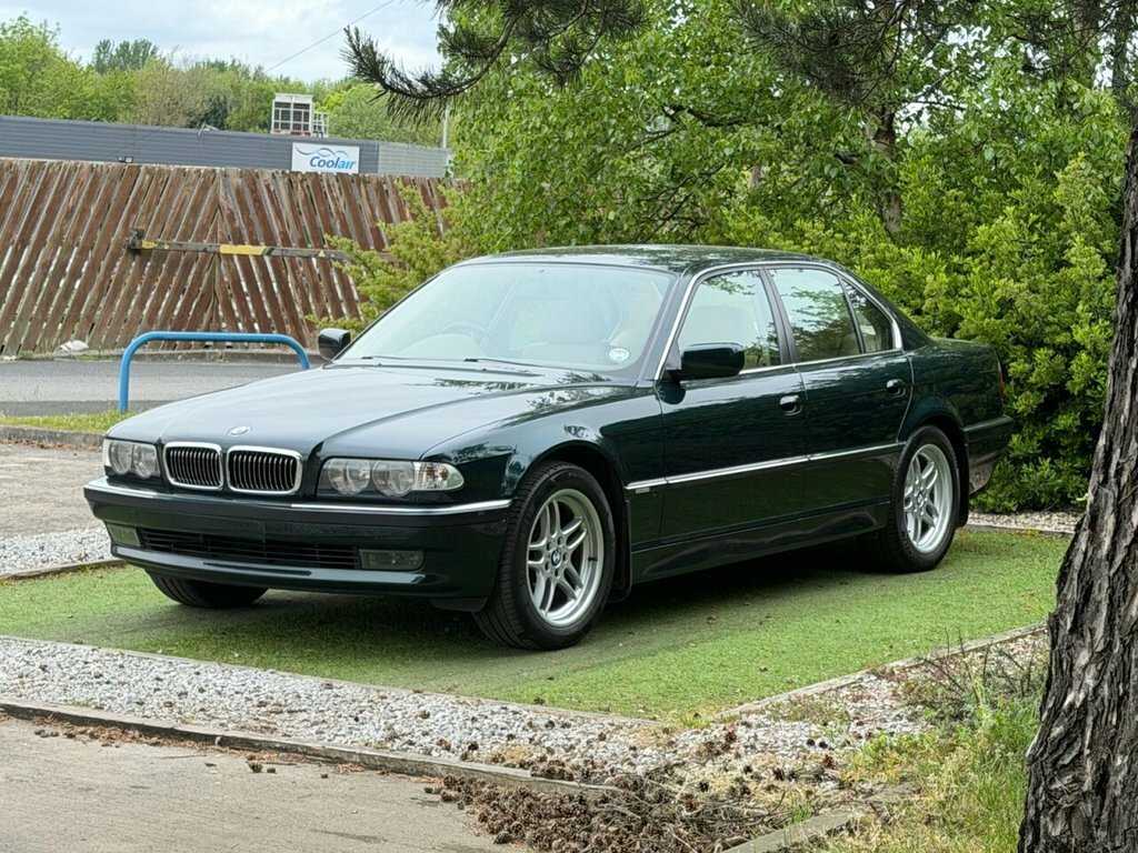 BMW 7 Series Saloon Green #4