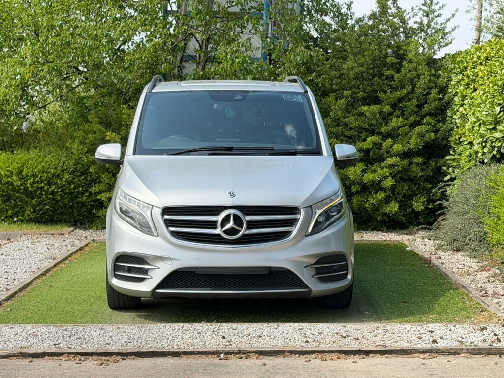 Mercedes-Benz V Class 2L Amg Line Silver #5