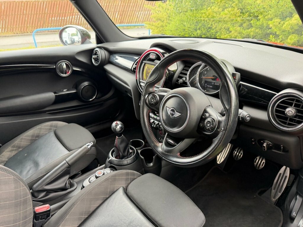 Mini Hatch 2L Cooper S Red #3