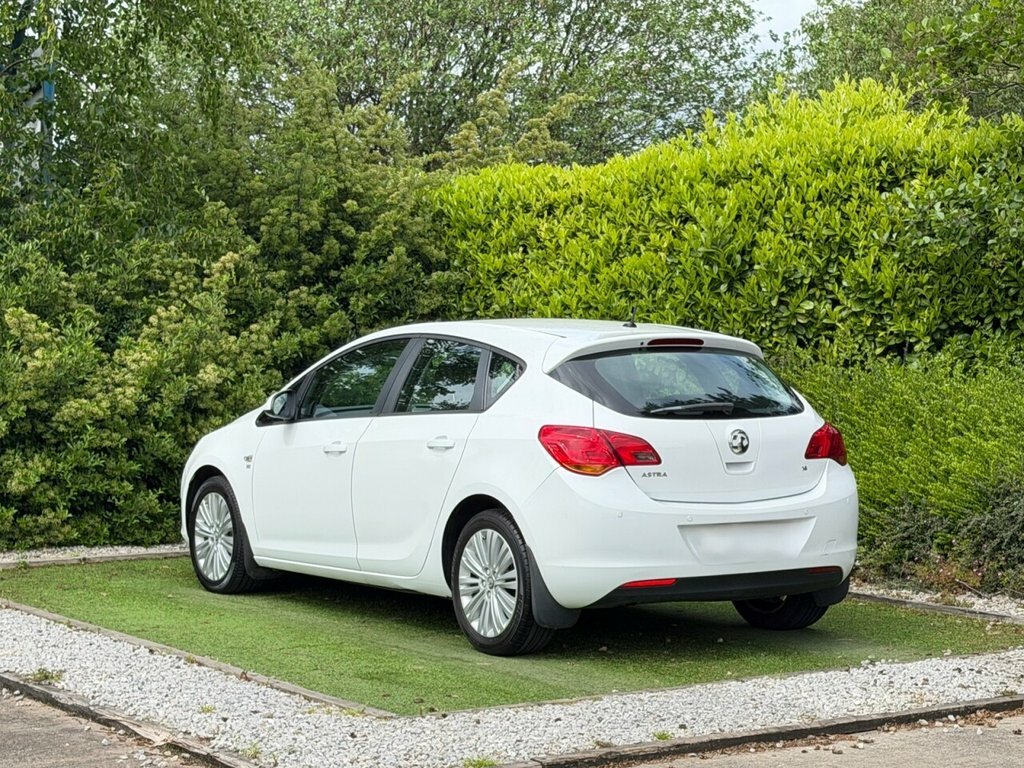 Vauxhall Astra Astra Exite FE61YEC White #4