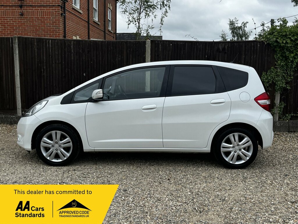 Honda Jazz I-vtec Ex White