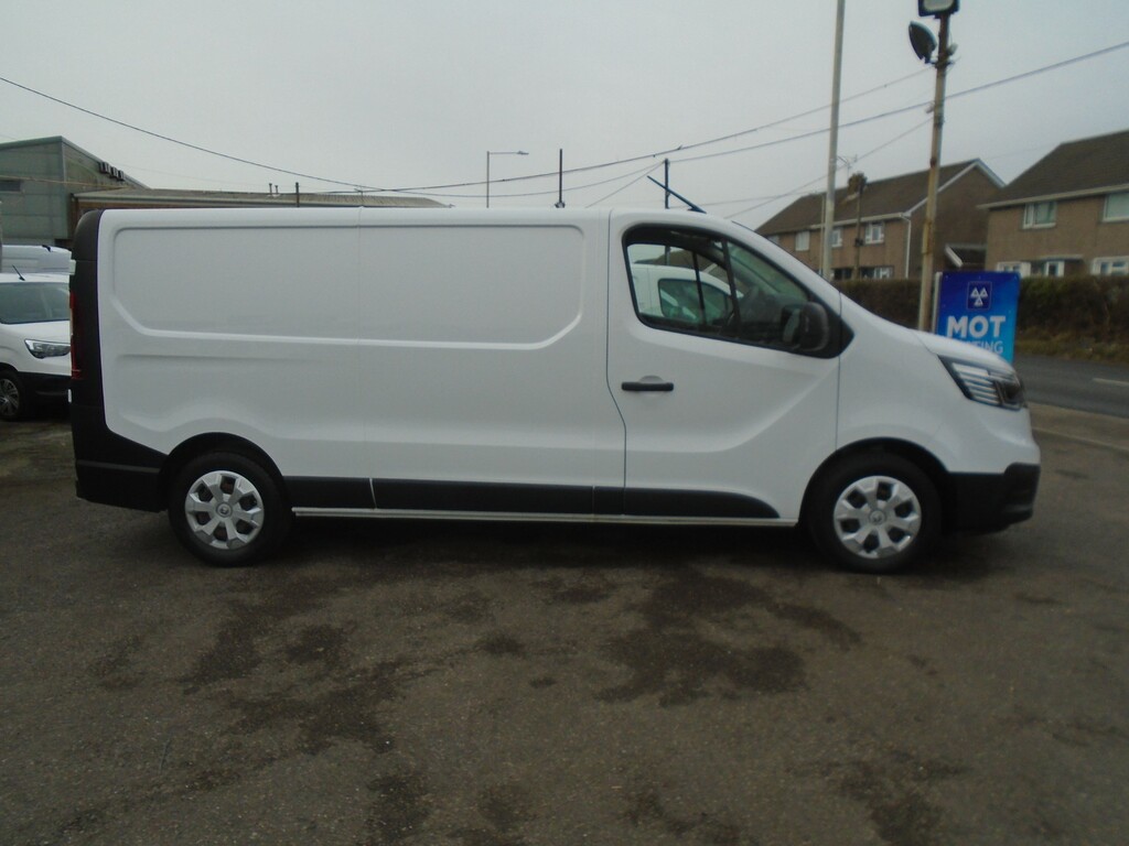 Renault Trafic Ll30 Start Dci VE23ZWK White #2