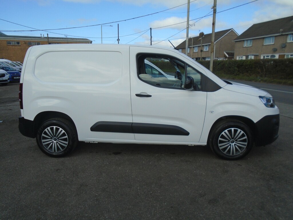 Citroen Berlingo 1000 Enterprise Pro M Bluehdi BG22LXT White #2