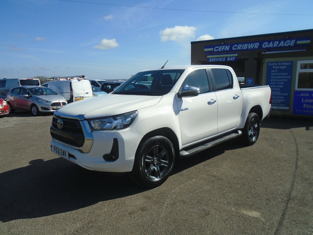 Toyota HILUX Icon 4Wd D-4d Dcb FD21ZWV White #2