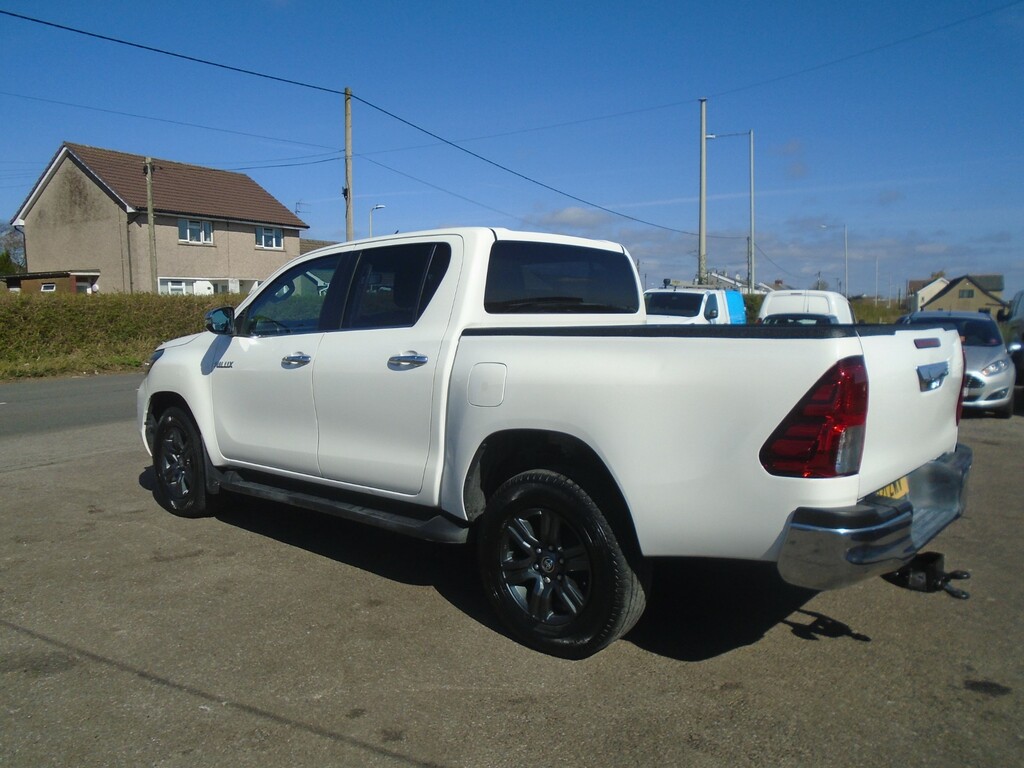 Toyota HILUX Icon 4Wd D-4d Dcb White