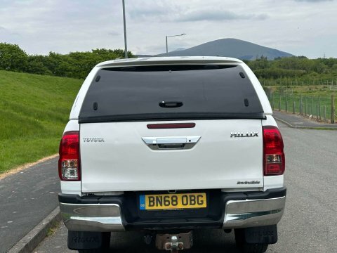 Toyota HILUX 2.4 Hi-luxury Invincible BN68OBG White #5