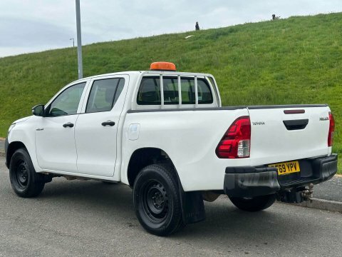 Toyota HILUX 2.4 Hi-luxury Active BF69YPV White #4