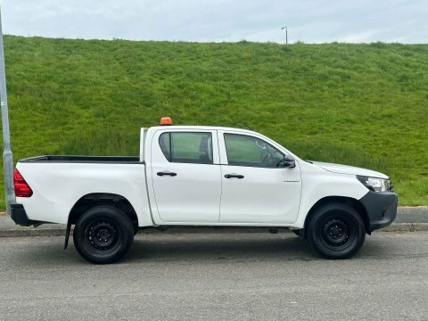 Toyota HILUX 2.4 Hi-luxury Active BF69YPV White #3