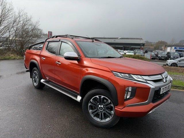 Mitsubishi L200 2.2 Di-d Dc Barbarian Pickup Double Cab Orange